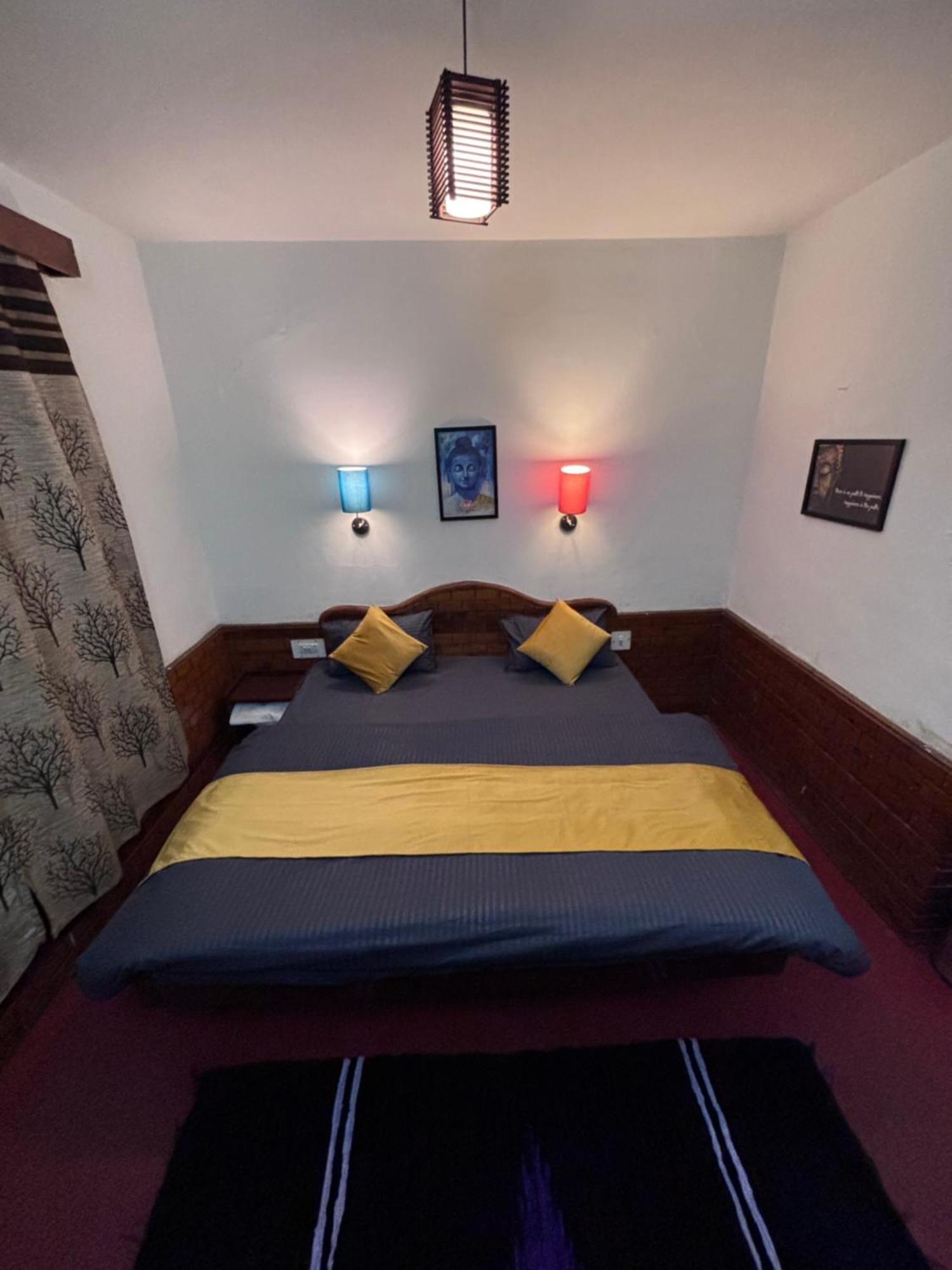 Basecamp Manali Hostel Buitenkant foto