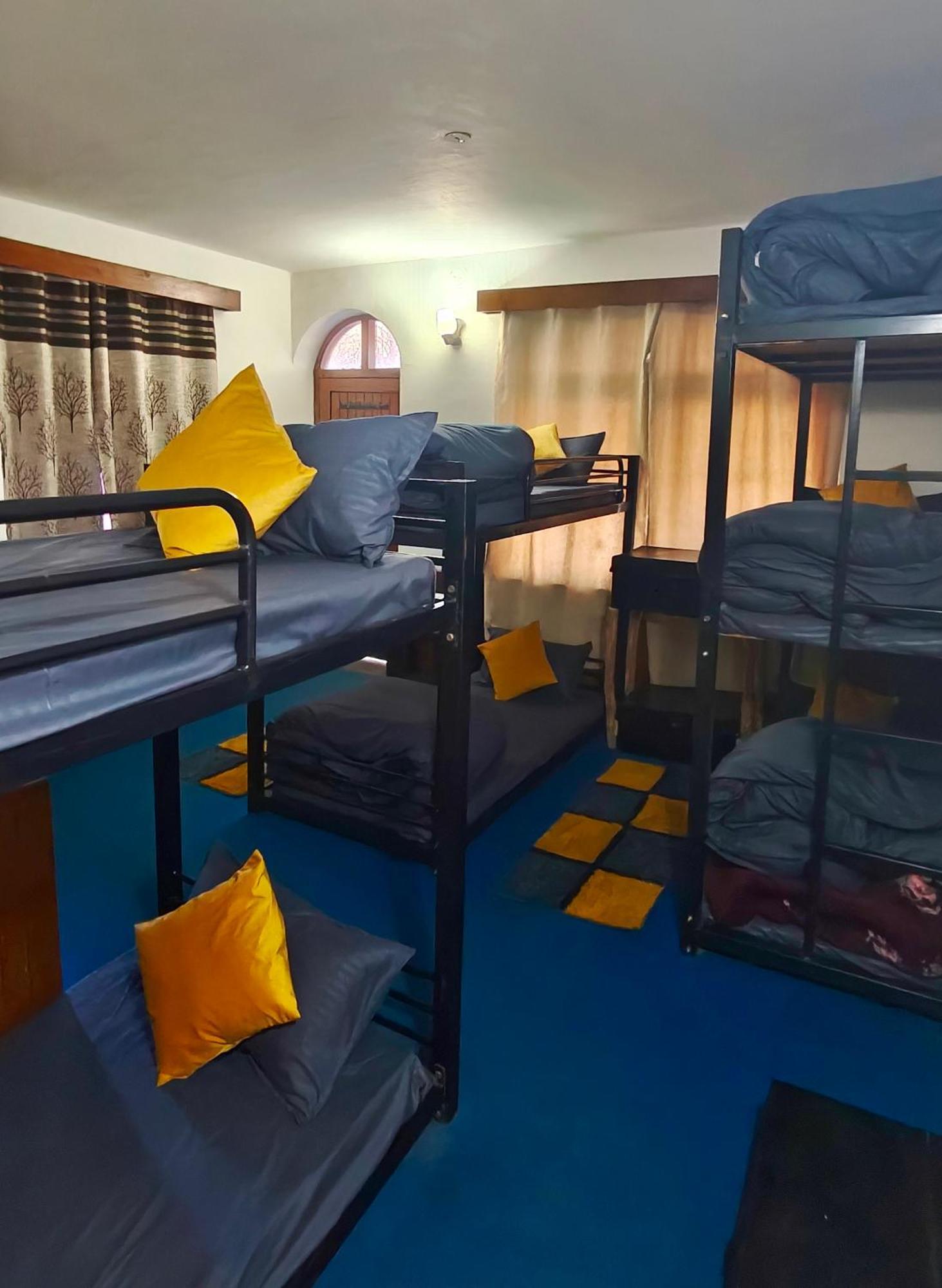 Basecamp Manali Hostel Buitenkant foto